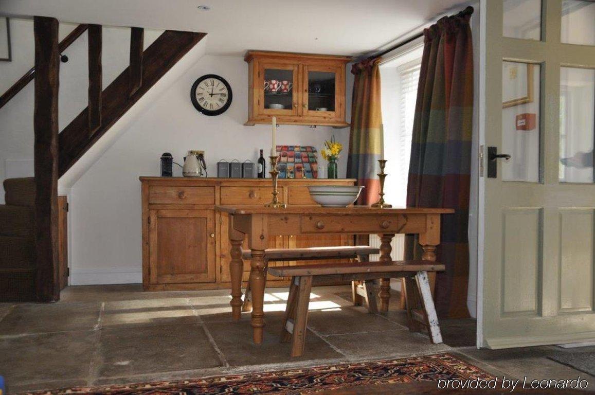 Old Swan Hotel Уитни Екстериор снимка
