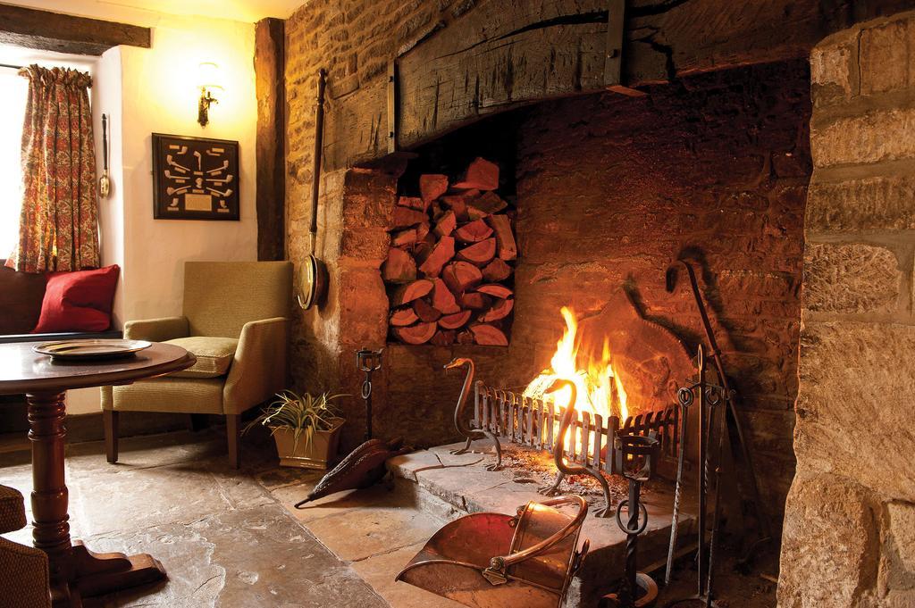Old Swan Hotel Уитни Екстериор снимка
