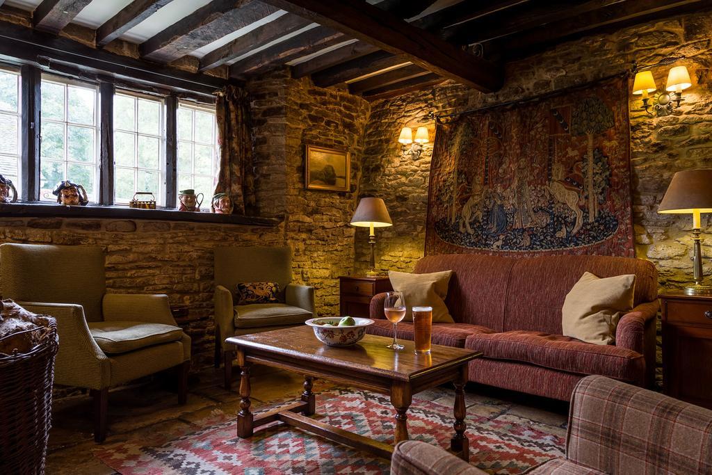 Old Swan Hotel Уитни Екстериор снимка